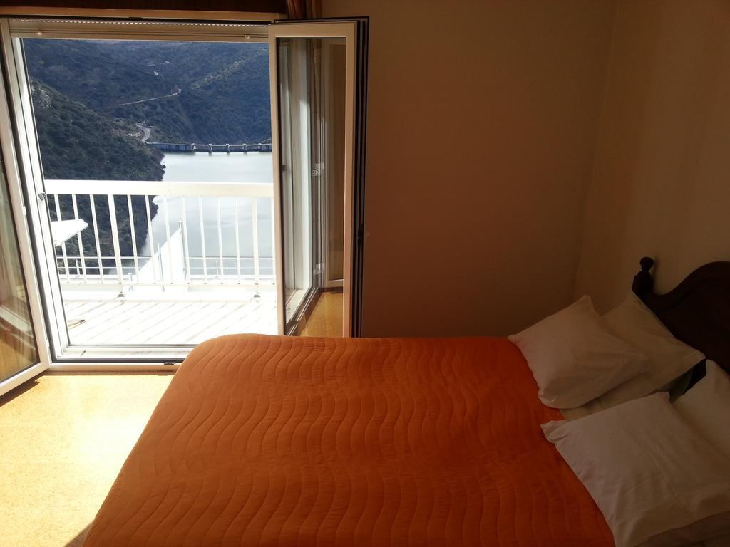 Hotel Pensao Vista Bela Miranda do Douro Pokój zdjęcie